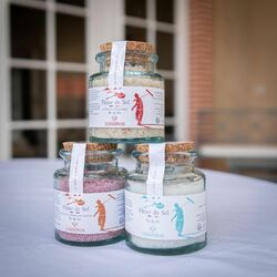 Les fleurs de sel gastronomiques de la Maison Cisneros 🧂

D'origine 100% naturelles, découvrez nos fleurs de sel pour accompagner tous vos plats :
- La fleur de Sel Nature pour sublimer vos omelettes 🍳🍴
- La fleur de Sel Au Piment d'Espelette pour vos salades et vos grillades 🌶🥩
- La fleur de Sel au Vin de Rouillac pour assaisonner légumes et brochettes 🌽🍷

➡A découvrir sur notre e-shop www.maisoncisneros.com ou à la boutique du Château de Rouillac
📸 @yan_pellegrino

#maisoncisneros #chateauderouillac #pessacleognan #bordeaux #vins #vinsbordeaux #epiceriefine #vignoble #bordeauxmaville #bordeauxfood #rouillac #cisneros #fleurdesel #nature #vinderouillac #piment