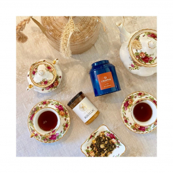 It's Tea Time ! 

Notre Cru "Au Château" se déguste seul ou accompagné du délicieux Miel de Rouillac, produit par les 15 ruches présentes sur la propriété ! 🍯

Rendez-vous sur notre e-shop www.maisoncisneros.com