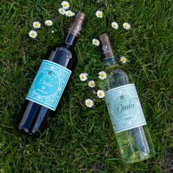 Choisissez Little DADA pour accompagner vos soirées d'été ! 🌸

En blanc, rosé ou rouge, ce sont les vins parfaits pour l'apéritif, avec une salade composée ou encore des viandes grillées au barbecue 🔥

Découvrez cette collection de vins autour de l’univers du cheval : des vins vifs, fruités et expressifs pour des moments de partage réussis ! ❤️🍷

Retrouvez les sur notre e-shop Maison Cisneros :
🍷 https://www.maisoncisneros.com/fr/3-cave
Ou directement à la propriété :
📍12 Chemin du 20 Août 1949, 33610, Canéjan

📸 @yan_pellegrino

#maisoncisneros #chateauderouillac #pessacleognan #bordeaux #vins #vinsbordeaux #epiceriefine #vignoble #bordeauxmaville #bordeauxfood #rouillac #cisneros #espagne #partage #accordsmetsetvins #littledada #2020 #2022 #vinrouge #vinblanc